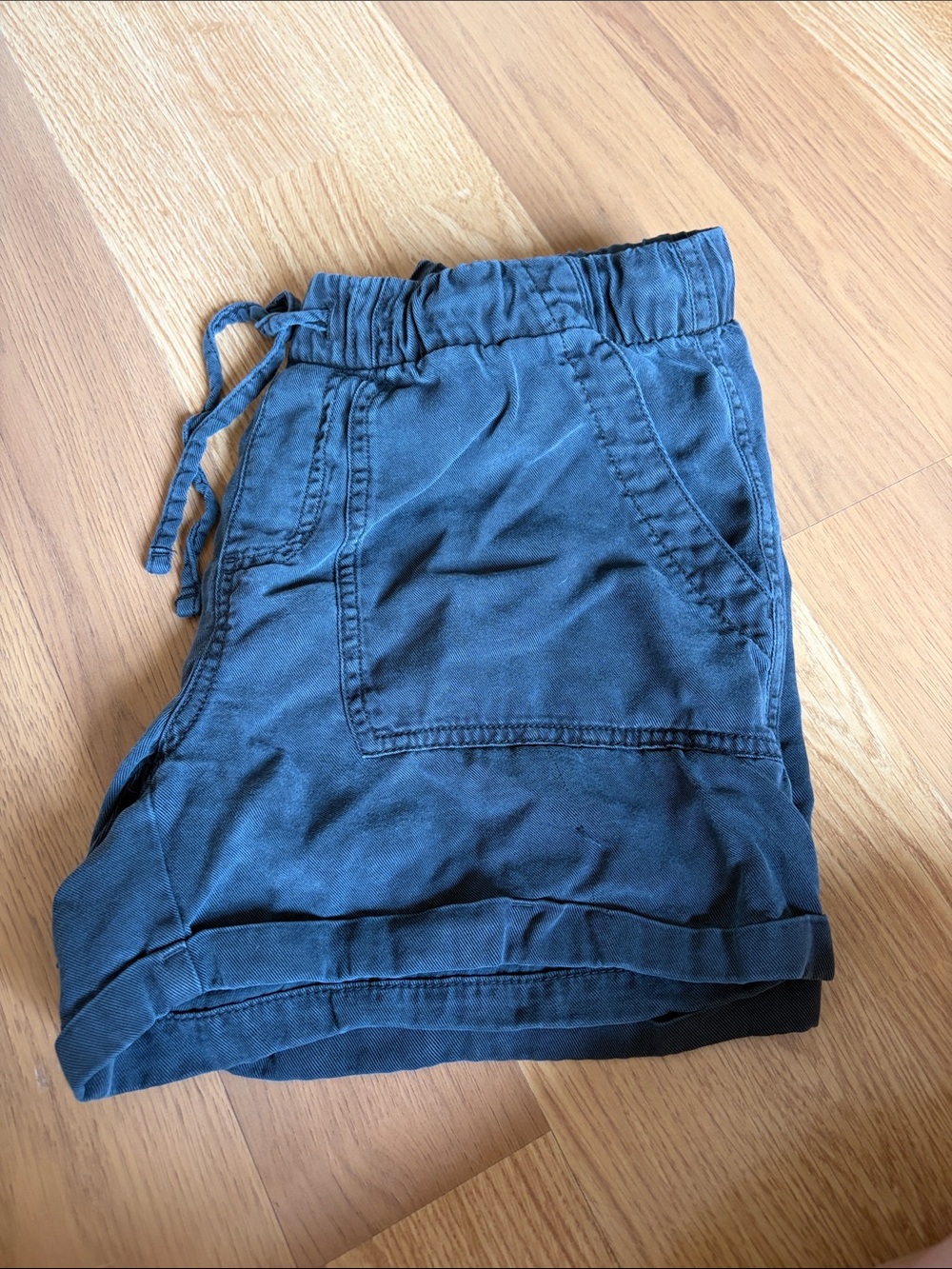GAP Women's black/gray Drawstring Casual Shorts